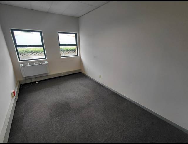 1,229M² OFFICE TO LET IN RANDJESPARK